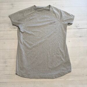 Vineyard vines performance grey short sleeve shirt women's XS